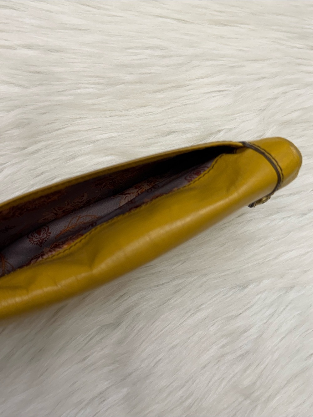 HOBO - INTERNATIONAL YELLOW SOFT LEATHER SADIE LONG WALLET MAGNETIC CLOSURE - Picture 11 of 16